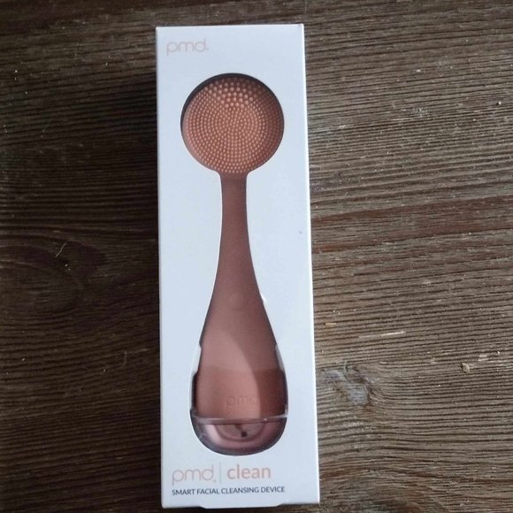 PMD Clean Facial Device NIB in Blush